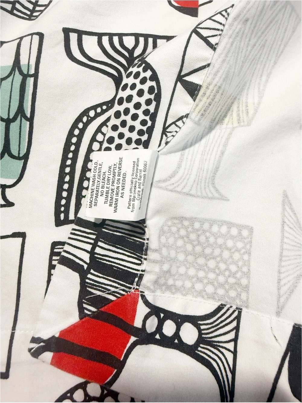 CRATE & BARREL MARIMEKKO Bright Print Whimsical KIPPIS Tablecloth 60 X 90 Inch.